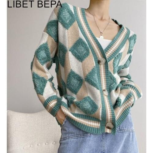 New 2020 Womens Sweaters Autumn Winter Female Fashionable Buttons Casual V-Neck Oversize Cardigans Diamond Knitwear SWC1040
