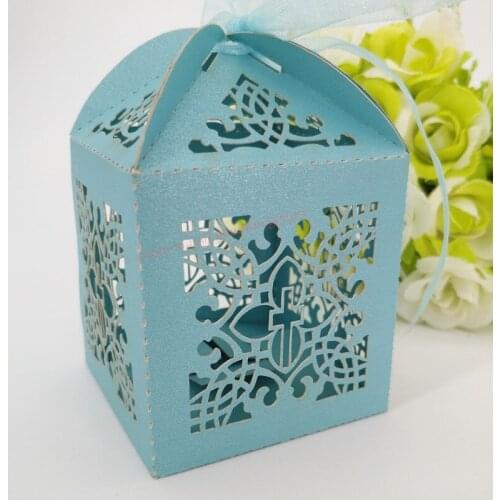 2017 50pcs Laser Cut Gift Candy Boxes Sweet Bag Wedding Party Favor With Ribbon Wedding Supplies 7zSH129