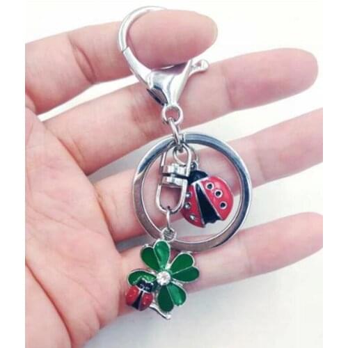 1pcs Enamel Drop Glaze Ladybugs Eat Leaves Clover Ladybug Charm Purse Handbag Car Key Holder Keyring Keychain Party Wedding Gift
