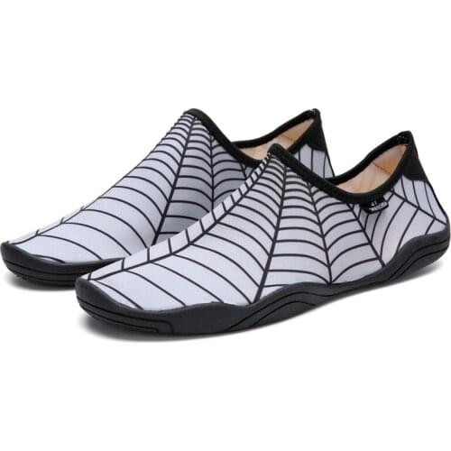 Men Spider Web Pattern Water Shoes Barefoot Flat Soft Swimming Fishing Slip on Aqua Shoes Women Outdoor Beach Shoes Footwear