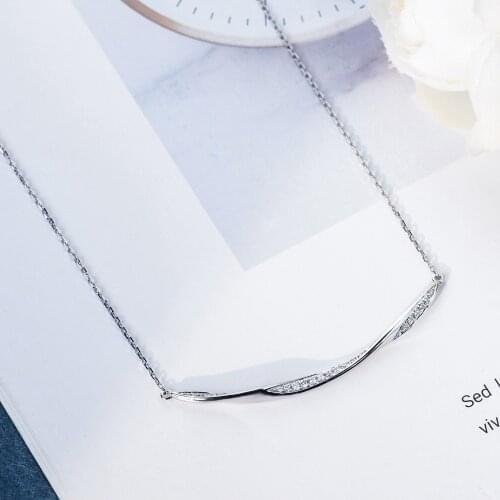 Feminine Charm 925 Sterling Silver Smiley Necklace Pendant Glamorous Sensual Luxury Woman Jewelry Pendant Necklace