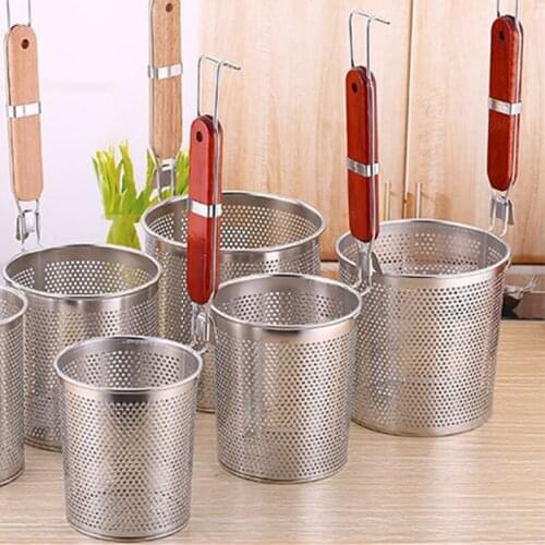 Pasta Basket Mesh Spider Food Dumpling Noodle Strainer with Comfortable Wooden Handle Cooking Tools Durable Convenient