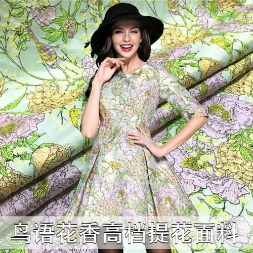 Flowers jacquard fabric fashion three-dimensional jacquard brocade fabric crisp coat jacquard polyester fabric cloth