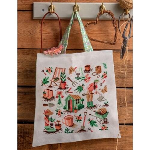 Gardener girl of the garden 36-36 cross stitch aida 18ct 14ct 11ct black cloth people kit embroidery DIY handmade needlework