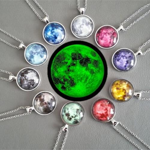 2018 New Glowing in the Dark Full Glowing Moon Glass Necklace Womens Glowing Fashion Jewelry Glass Dome Pendant Necklace