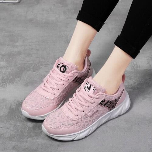 Outdoor Women Sneakers Lightweight Running Shoes Non-slip Lady Jogging Footwear Breathable Mesh Fitness Walking High Quality