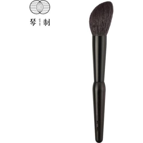 QINZHI Professional Handmade Make Up Brush Z210 Round Angled Contour Blush Brush Soft Saikoho Goat Hair Makeup Brushes