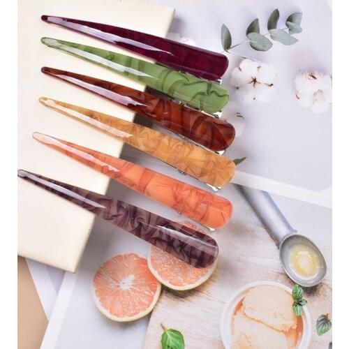 Acrylic duck beak hairpin claw multi color womens hairpin hair accessories 2021 fashion womens Resin horn clip headdress