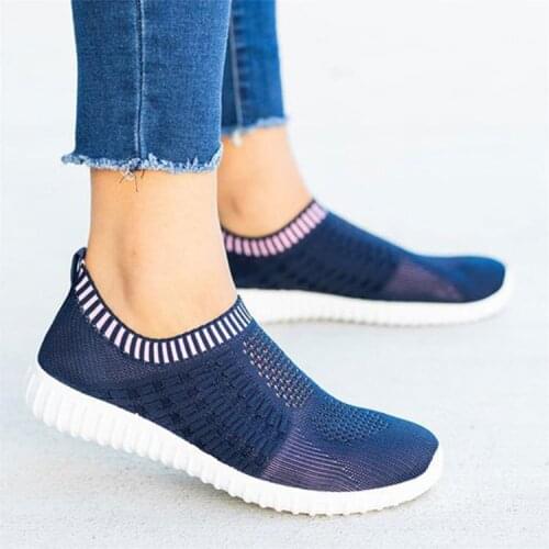 2021 New Fashion Womens Sports Shoes Red and Black Handmade Mesh Vulcanized Casual Shoes Low-top Summer Casual Ladies Shoes