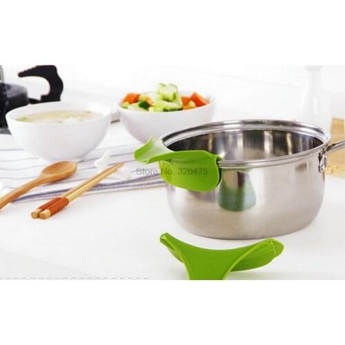 By dhl 200pcs Bar Kitchen Accessories Pots and Pans To Prevent Spills Circular Rim Deflector Liquid Silicone Funnel
