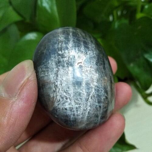 Natural stone black moonstone crystal palm reiki stone gem chakra stones and healing crystals лунный камень