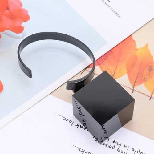 1pc Watch Display Rack Jewelry Display Prop Acrylic Wrist Watch Stand Holder (Black)