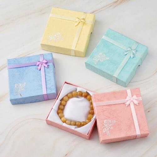 Cardboard Bracelet Boxes with Flower Sponge and Fabric inside Square Mixed-Color 9x9x2cm