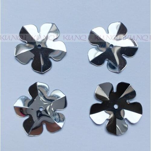 Hot !! 500pcs/Lot 20mm Five Petals Flower Sequins Paillettes Sewing,Wedding Craft,Women Kids DIY Garment Accessories Silver