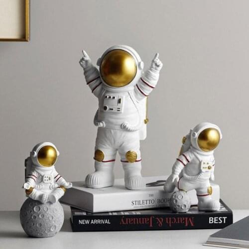 New Creative Astronaut Spaceman Statue Car Decor Art Crafts Figurine Abstract Sculpture Home Office Desktop Decor Ornament Gift