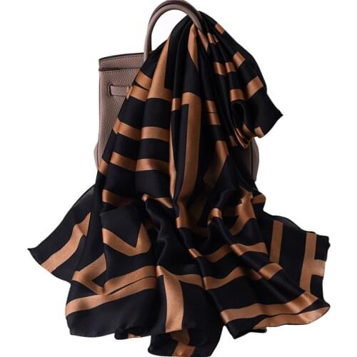 2021 Fashion Chain 180X90CM Silk Scarf Popular Foulard Neck Scarves Korean Designer Bandana Beach Towel Lady New Shawl And Wrpas