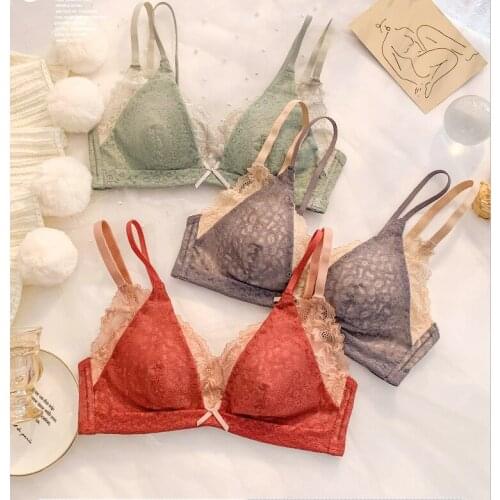 Bra set for French girls with no underwire, big breasts and sexy lace bra set with small breasts on top