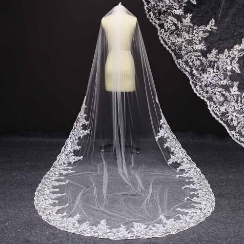 Princess Wedding Veils 3 yards Long Tail lace appliques beautiful bride veil white gorgeous bridal veils with combs