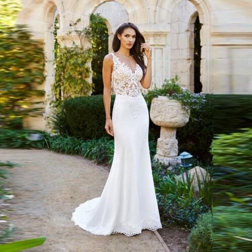 Affordable Charming Mermaid Lace Backless Bride Wedding Gowns Plunge V Neckline Bridal Dresses Illusion Bodice Appliqued On Sale