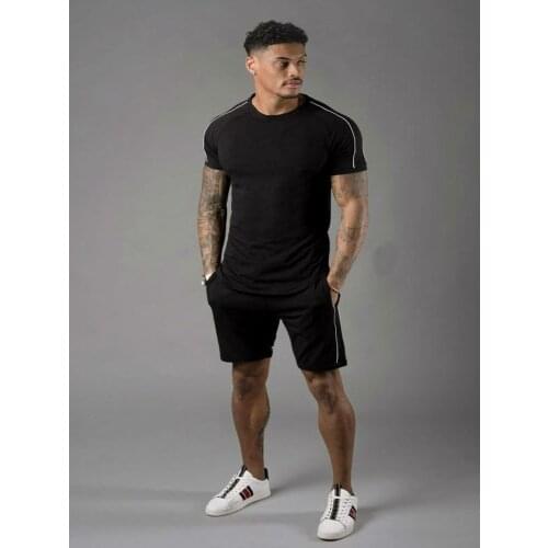 Summer 2021 1 New O-collar Sportswear Mens Short Sleeve Suit Plain Color Patchwork Mens T-shirt + Sports Shorts