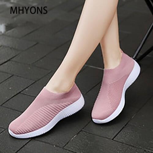 Womens Vulcanize Shoes Increased Sneakers Ladies Fashion Casual Breathable Outdoor Shoes Flat Nonslip Sock Set of feet shoes