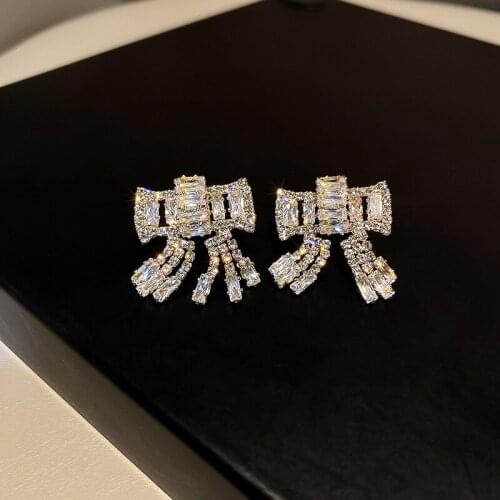Korean Fashion Sparkling Rhinestone Zircon Inlaid Bowknot Stud Earrings for Women Girls Exquisite Gold Plated Earrings Jewelry