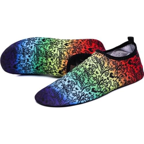 2021 Men Printed Swimming Yoga Shoes Lightweight Soft Man Diving Upstream Beach Water Shoes Male Aqua Shoes Barefoot Shoes