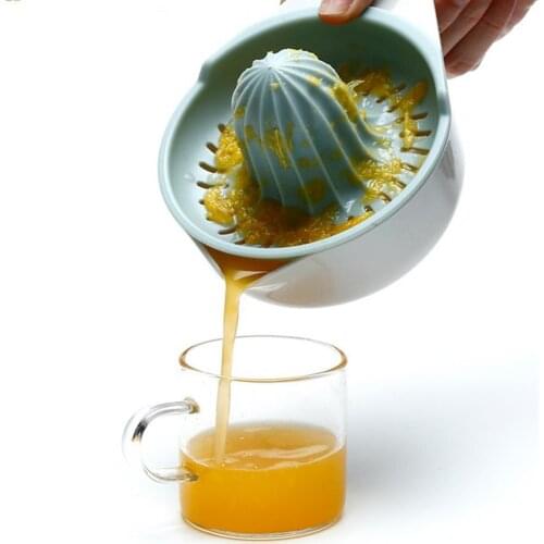 Orange Lemon Fruit Squeezer Cup Mini Plastic Household Manual Citrus Juicer With Handle Pour Spout Kitchen Accessories Cocina