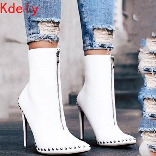 2020 Winter Fashion Punk Woman Martin Boots Metal Rivets Pointed Toe Stiletto Short Botas Lady Sexy Nightclub Knight Boots Shoes