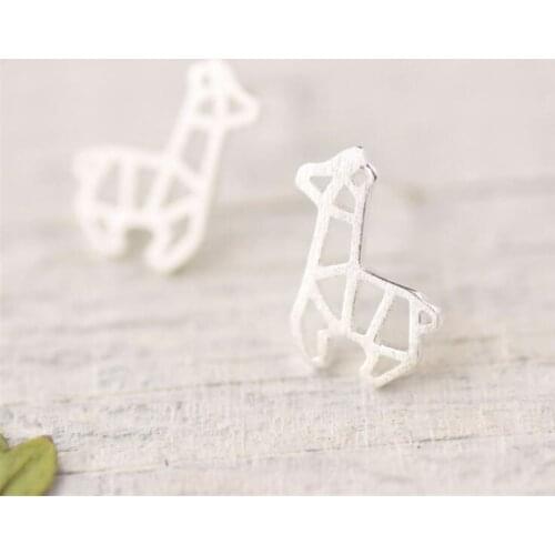 Fashion Stud Earrings for Women Cute Earrings Animal Giraffe Hollow Jewelry Creative for Women Girls Birthday Gifts Party SE068