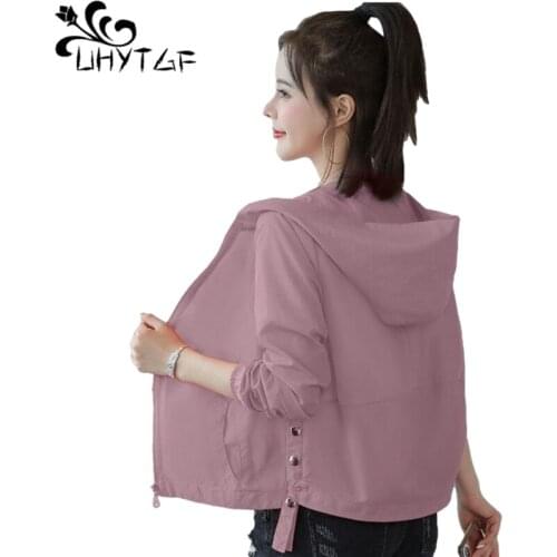 UHYTGF New Womens 2021 Summer Jacket Long-Sleeved Hooded Thin Sunscreen Clothing Anti-UV Breathable Slim Female Short Coat 1617