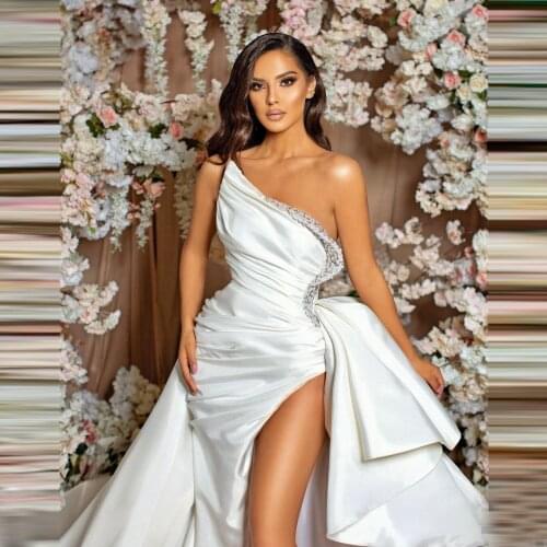 Luxury Satin Wedding Dresses Crystals Side Split With Long Train Arabic Style Bridal Wedding Gowns Plus Size