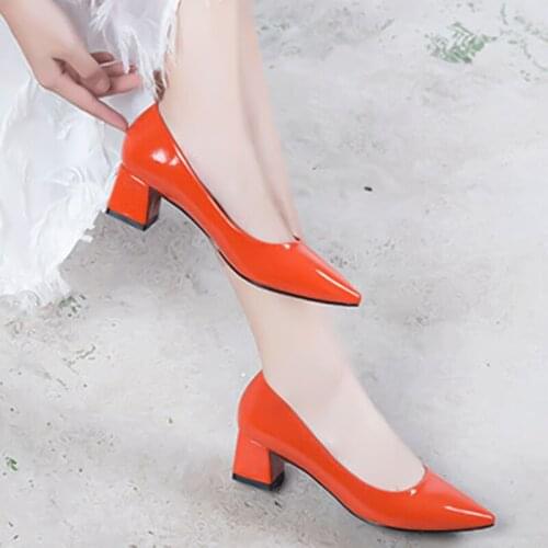 European Style Time Simple Comfortable High Heels 2021 New Pointed Thick Heel Shoes Single Shoes Wild Womens Shoes Size 33-41
