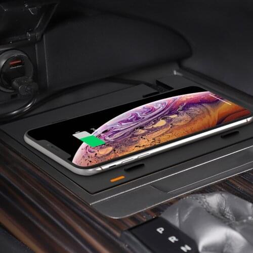 Car QI Wireless Charger Accessories Interior Modification 10W Fast Charging Phone Pad Mat For Toyota Camry 2018-2021