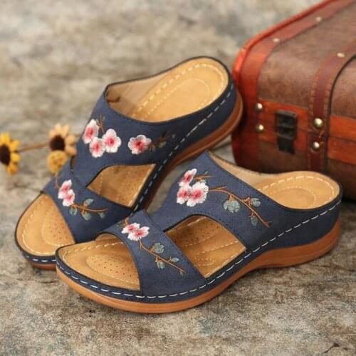 Women Sandals New Summer Shoes Woman slippers Ladies embroidery Wedges Female Casual Pu Leather Comfortable Retro Sandalis q285