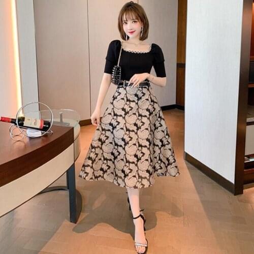 Awarose Summer Elegant 2 Piece Set Short Sleeve Square Collar Knitted Top High Waist Vintage Print Belt Skirt Women Clothes Suit