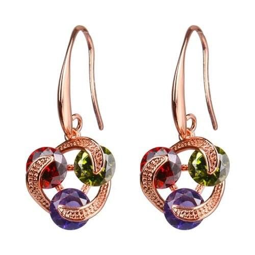 Bettyue Fascinating Model For Women And Ladies Earring With Three Shiny Zirconia Surroud Magical Style In Fashionable Party