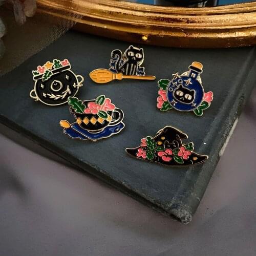 FFLACELL 2020 Vintage Cartoon Plated Geometric Golden Metal Broothes Badges Pins Sets for Women Girls Party Gifts