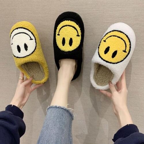Cheaper Price Retro Smiley Face Soft Plush Comfy Warm Slip-on Slippers With Quick Delivery time