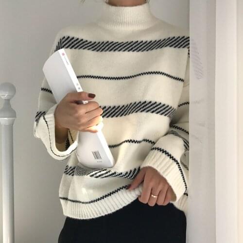 Autumn and Winter Women Loose Sweaters Wear Lazy Striped Round-necked Long Sleeve Dense Knitted Tops