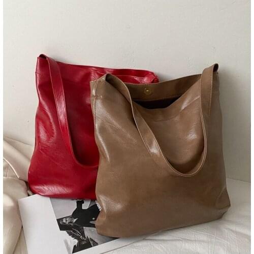 New European and American fashion embossed handbag bucket crown leather one shoulder womens bag