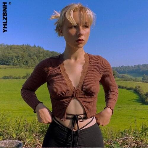 YHLZBNH E-girl Sweet Deep V-neck Lace Trim Crop Tops Y2K Fashion Slit Hem Long Sleeve Brown T-shirts Vintage 90s Aesthetics Top