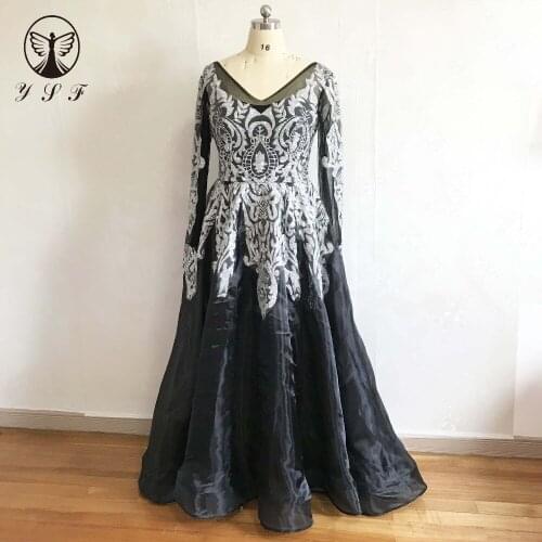 2018 Vintage Vestidos De Fiesta V Neck Appliqued Black and Silver Glitter Lace Long Sleeve Evening Dresses
