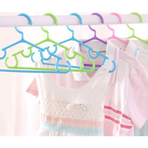 10/20pcs Kids Clothes Hanger Racks Portable Plastic Display Hangers Windproof Children Coats Hanger Baby Clothing Organizer