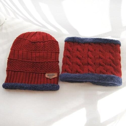 Mens and Womens Autumn and Winter Plush Cold Proof Warm Outdoor Pullover Ear Cap Thermal Knitted Hat Bib