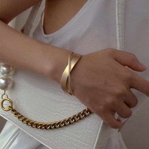 UUEING Bracelets