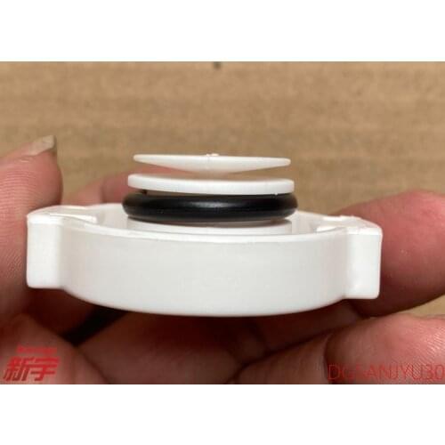 CAP,P/S OIL RESERVOIR/Mitsubishi outlander 2004-2006 / Grandis pajero V73 direction of booster pump oil pot cover MR369155