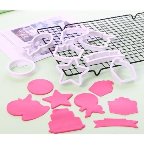 8Pcs/Set Cookie Cutters DIY Fondant Cake Embossing Stencil Mold Biscuit Mold Baking Tool