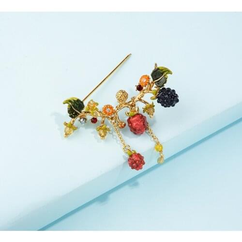 European and American Fashion Personality Trend Raspberry Series Tassel Brooch Hand-painted Enamel Glaze Ddesign Pin Accessories
