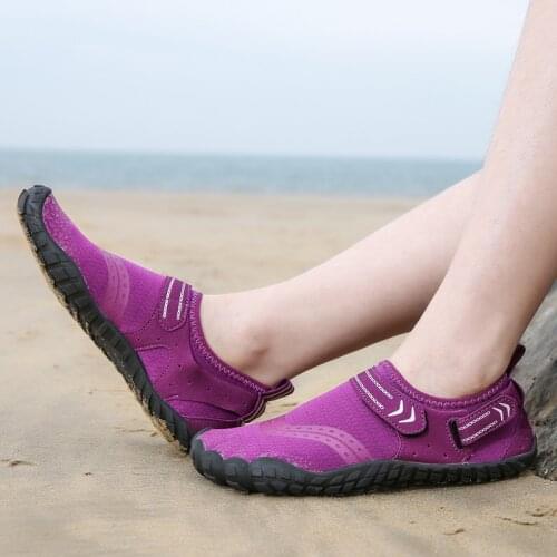 New Five Fingers Water Shoes Lovers Stretch Fabric Breathable Anti-Slippery Upstream Aqua Shoes Women Purple Beach Shoes